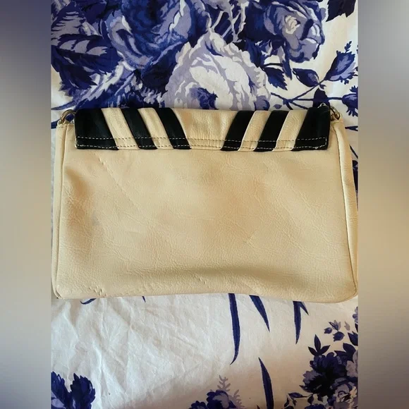 Modern Shoulder Tote - Picture 2 of 5